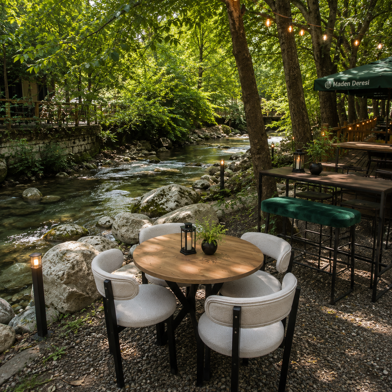 Premium Yuvarlak Ahşap Bahçe Yemek Masası ve Buklet Sandalye Takımı (4 Kişilik)